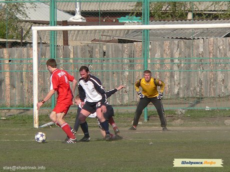 1 тур Чемпионата области по футболу 2011. Политех - Торпедо-Гонг