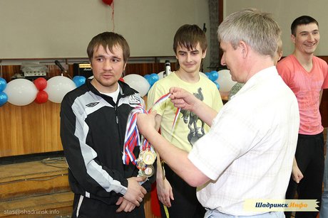 Награждение победителей и призеров Чемпионата и Первенства г.Шадринска по мини-футболу 2011-12