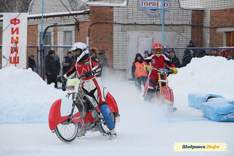 1 день Полуфинала Личного Чемпионата России по мотогонкам на льду 2012-13