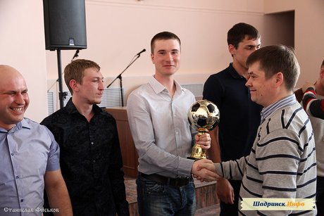 Награждение призеров чемпионата и первенства г. Шадринска по мини-футболу 2013/14