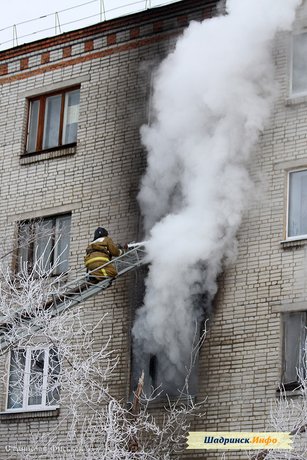 Пожар в Шадринске на улице Фабричной