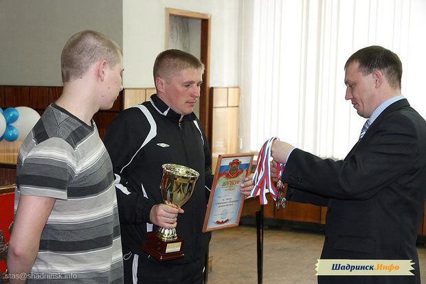 Награждение победителей и призеров Чемпионата и Первенства г.Шадринска по мини-футболу 2011-12