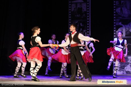 Отчетный концерт коллективов "Береника" и "Виноградинка"
