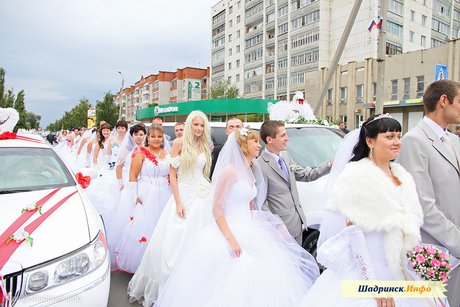 День города 2012 (3 Часть - парад невест)