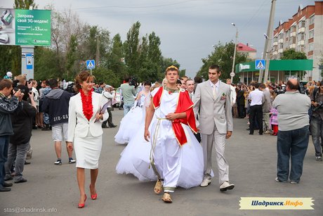 День города 2012 (3 Часть - парад невест)