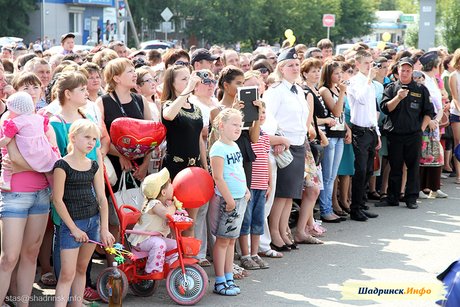 День г.Шадринска 2013 (4 часть. Ратники, парад невест)